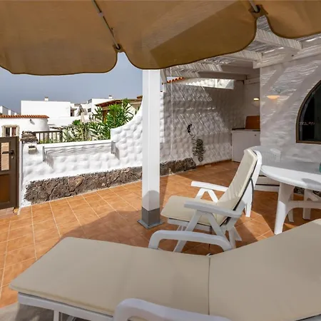 In Front Of The Pool, Large Terrace, Elegant & Confortable, Wi-fi 公寓