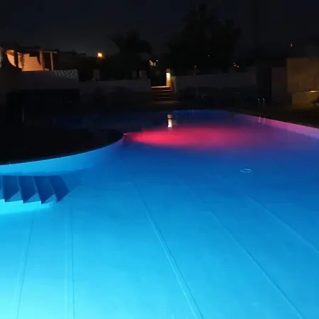 In Front Of The Pool, Large Terrace, Elegant & Confortable, Wi-fi 公寓 科斯塔卡玛