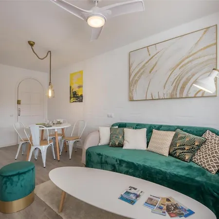 公寓 In Front Of The Pool, Large Terrace, Elegant & Confortable, Wi-fi *