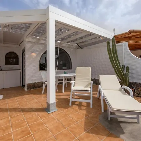 In Front Of The Pool, Large Terrace, Elegant & Confortable, Wi-fi Appartamento *