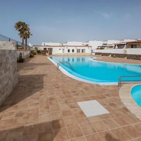 In Front Of The Pool, Large Terrace, Elegant & Confortable, Wi-fi * Costa Calma