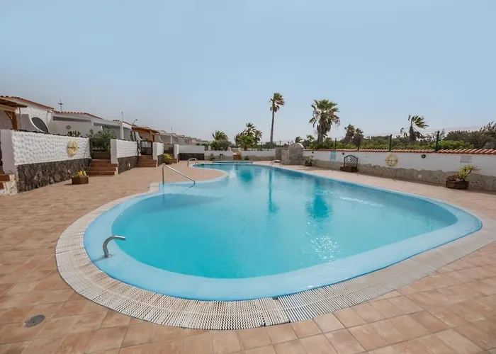 In Front Of The Pool, Large Terrace, Elegant & Confortable, Wi-fi * 코스타카르마