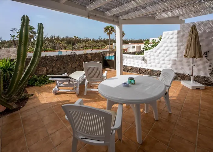 아파트 In Front Of The Pool, Large Terrace, Elegant & Confortable, Wi-fi 코스타카르마