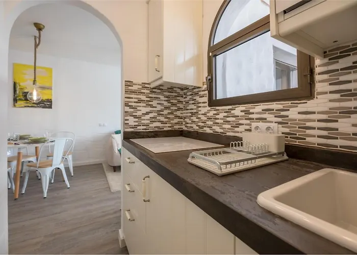 아파트 In Front Of The Pool, Large Terrace, Elegant & Confortable, Wi-fi