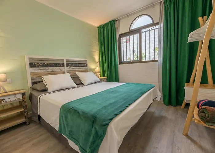 In Front Of The Pool, Large Terrace, Elegant & Confortable, Wi-fi * 코스타카르마