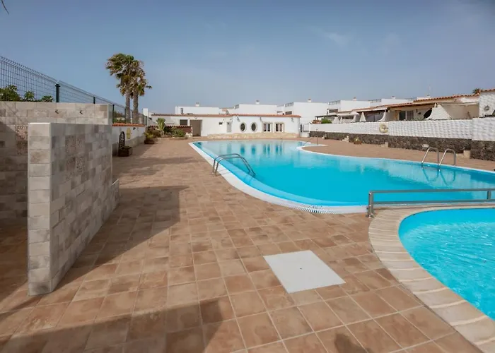 In Front Of The Pool, Large Terrace, Elegant & Confortable, Wi-fi * 코스타카르마