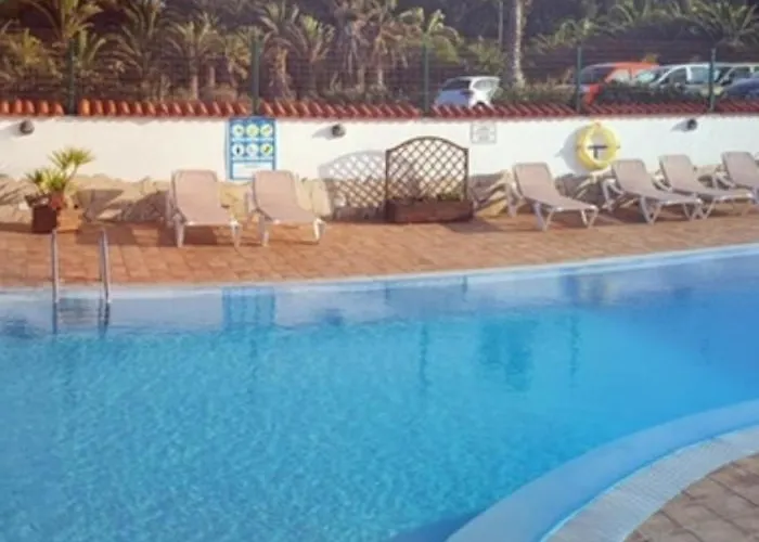 In Front Of The Pool, Large Terrace, Elegant & Confortable, Wi-fi